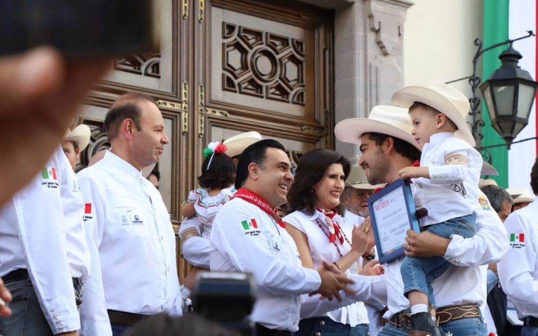 Asiste Luis Nava a la tradicional cabalgata histórica de la conspiración “Ignacio Pérez”