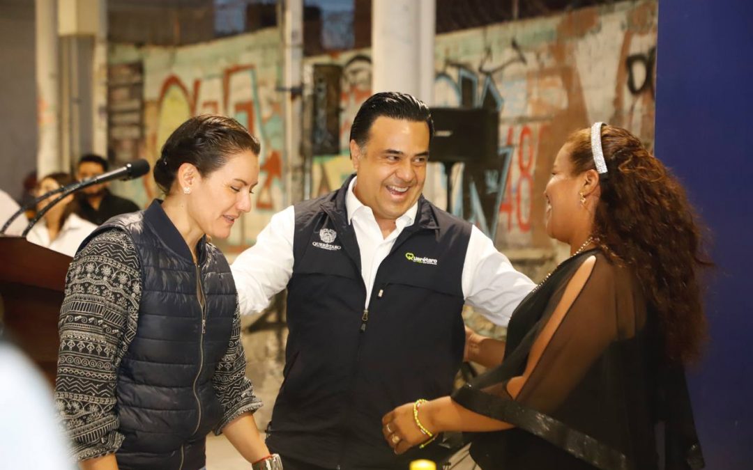 Entrega Luis Nava techumbre de tianguis Cuicatecos
