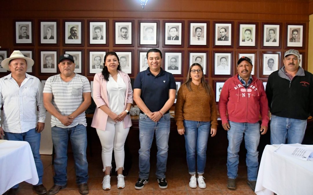 “Delegados Municipales Presentan Necesidades Prioritarias en Reunión con el Presidente Rubén Hernández Robles y su Equipo de Gobierno