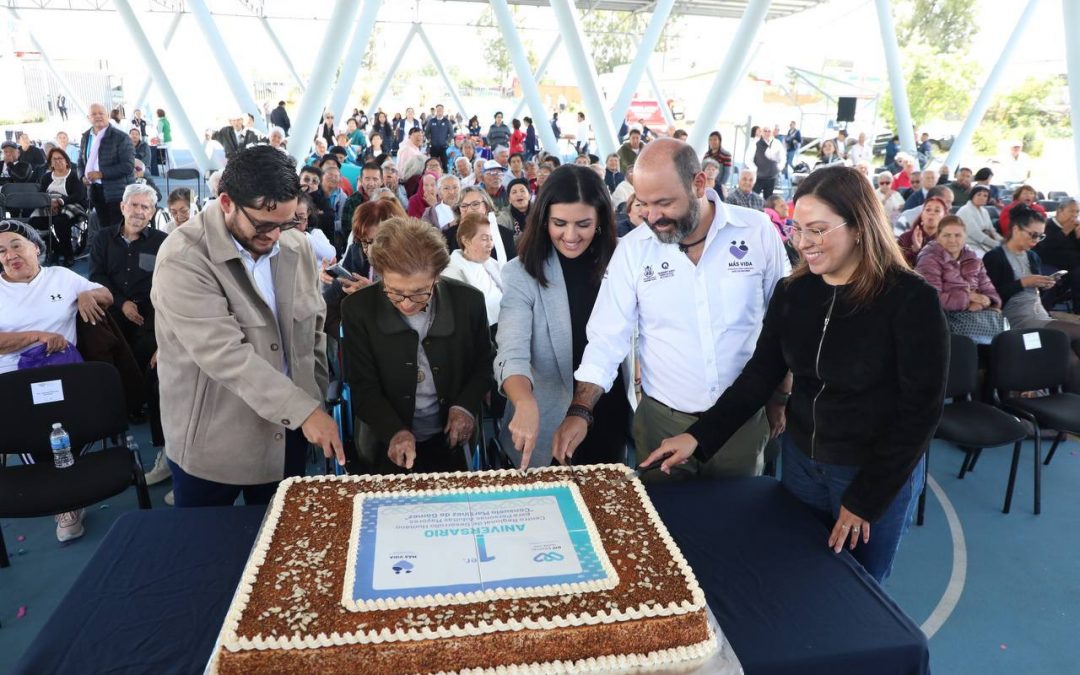 Festejan adultos mayores aniversario del Centro Regional de Desarrollo Humano en San Juan del Río