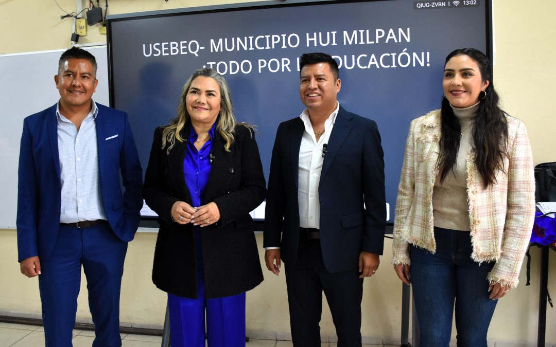 Equipa USEBEQ con pantallas digitales a telesecundarias de Huimilpan