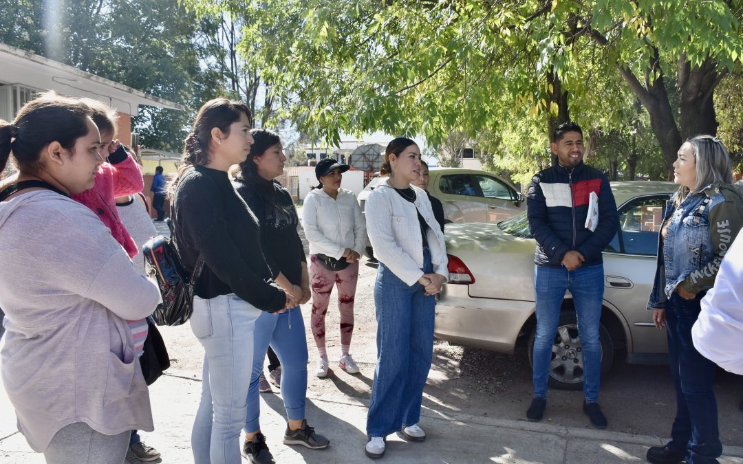 Coordinan USEBEQ y SEGOB acciones para mejorar condiciones educativas para estudiantes en Santa Rosa Jáuregui