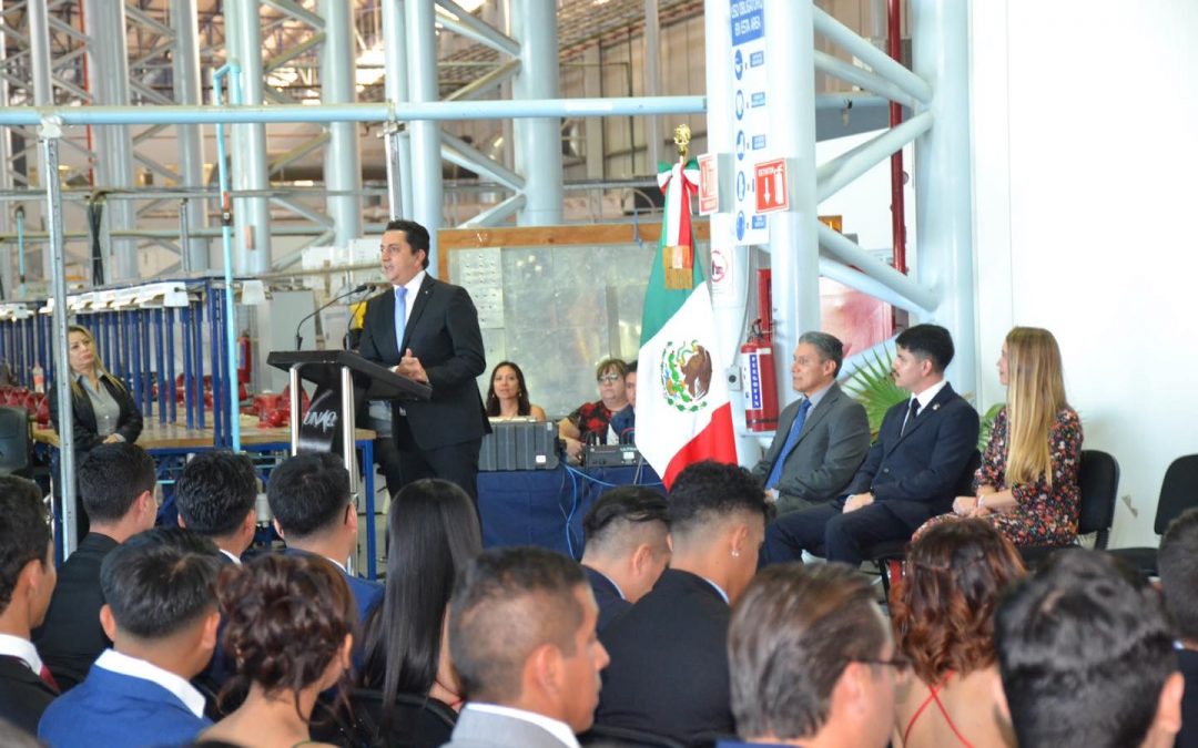 Nuevos TSU e Ingenieros para la industria aeronáutica en Querétaro