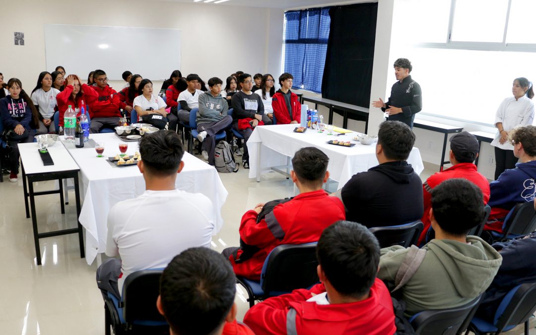 Clausura UTC la 5ª generación del Club STEM