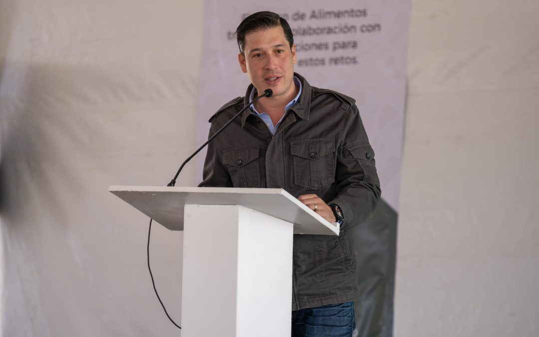 Rodrigo Monsalvo encabeza la colocación de primera piedra del Banco de Alimentos en El Marqués