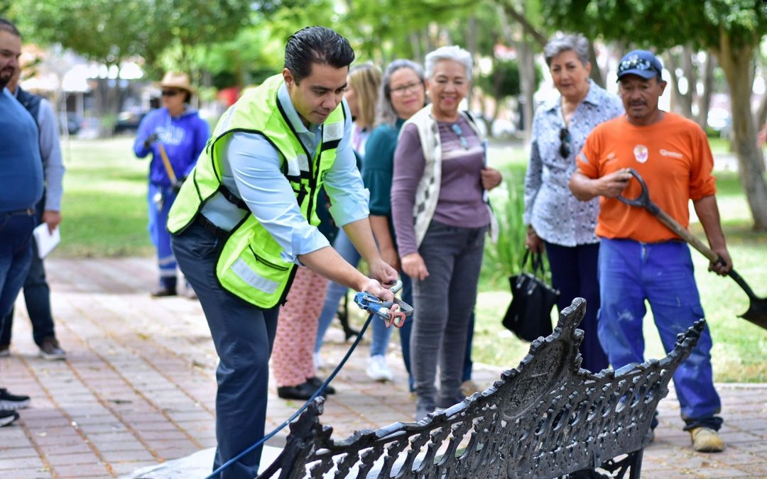 Supervisa Felifer Macías rehabilitación de espacios públicos en Jardines de la Hacienda