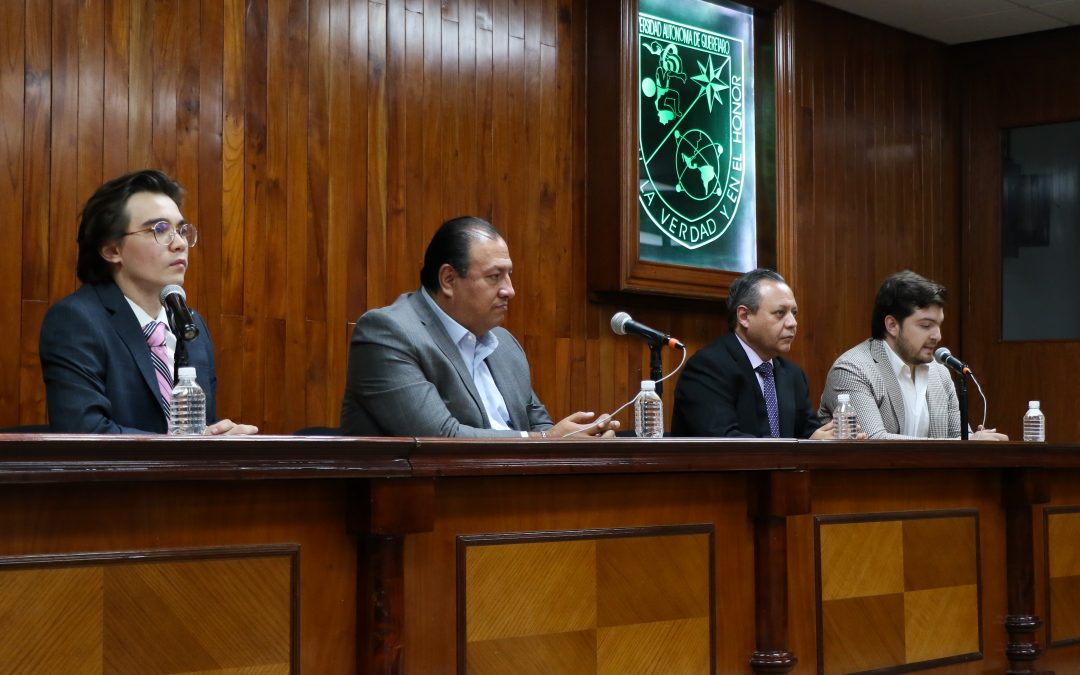 Encabeza magistrado Braulio Guerra conferencia en Derecho UAQ