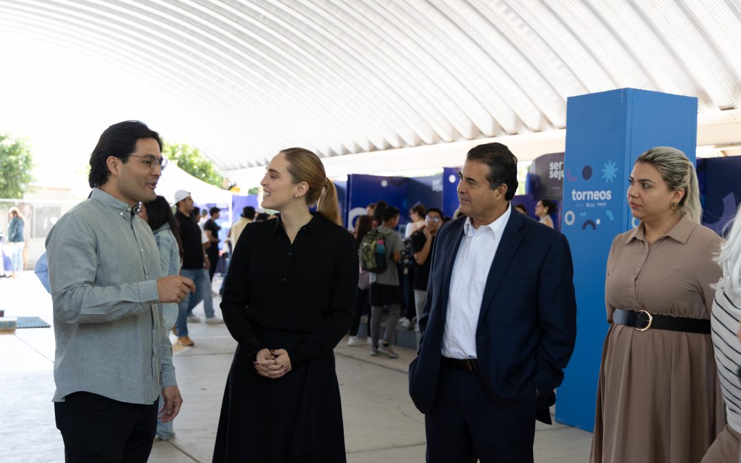 Llevan servicios de gobierno a estudiantes del ITQ