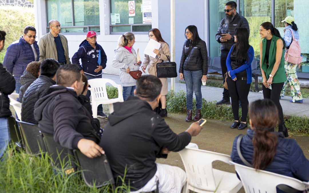 Familias queretanas reciben cuerpos de sus seres queridos en Michoacán