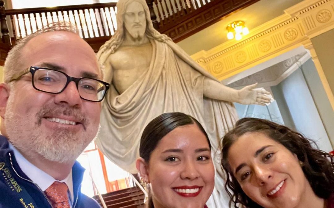 Estudiantes de Fisioterapia de la UPSRJ se capacitan en el Hospital Johns Hopkins