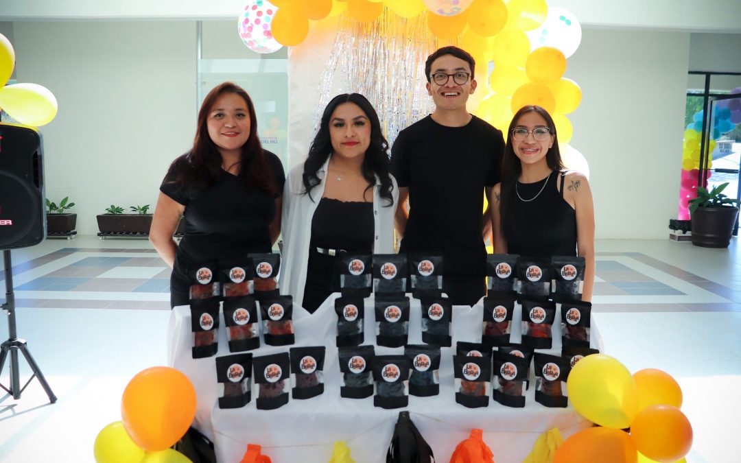 Estudiantes de UT San Juan realizan Expo Marketeando