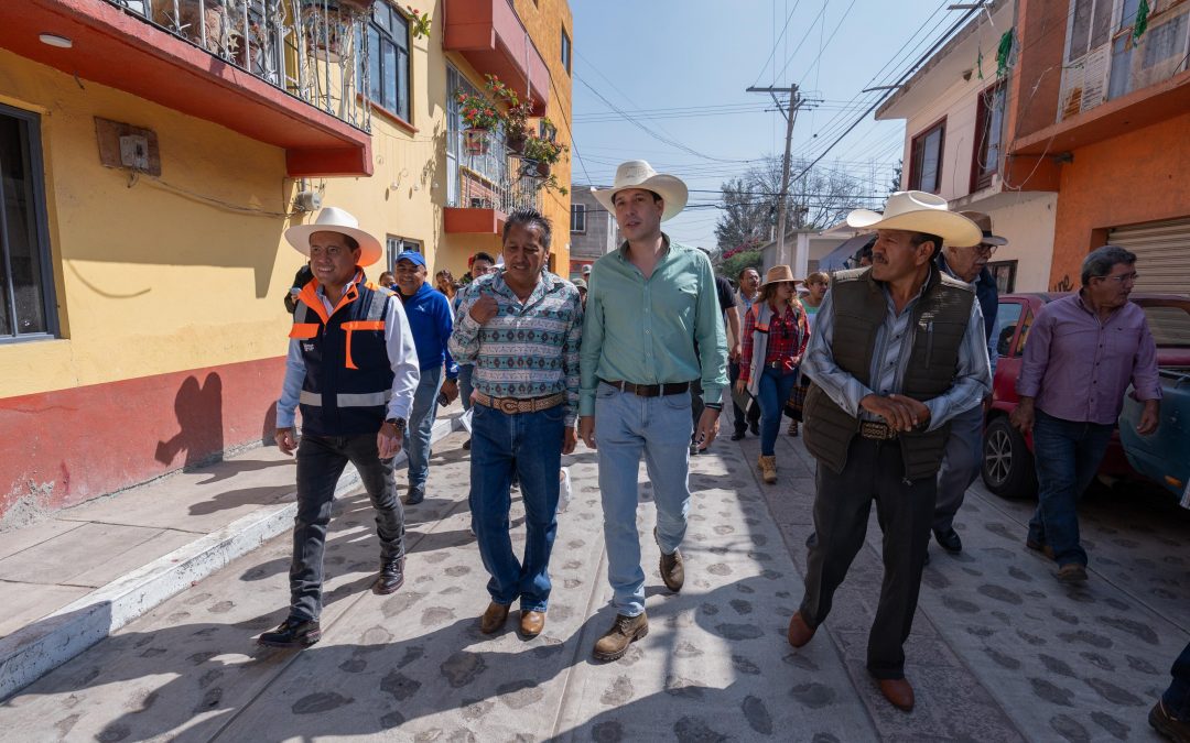 Rodrigo Monsalvo entrega obras de infraestructura deportiva y servicios básicos, en El Colorado