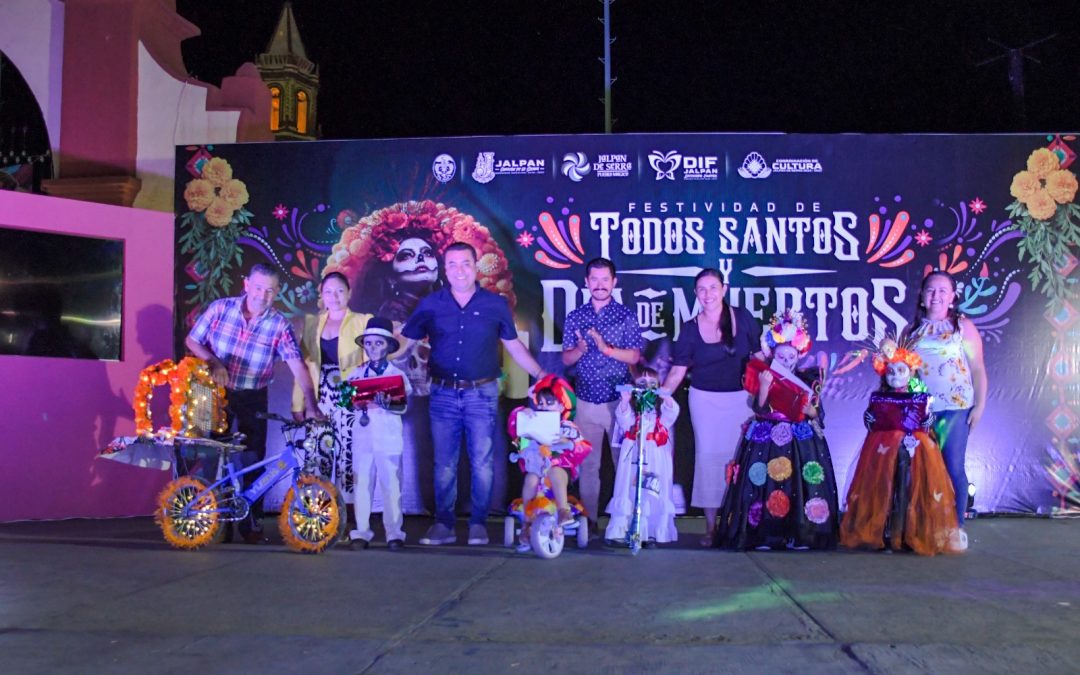 Celebran festividades de todos santos y dia de muertos en Jalpan de Serra