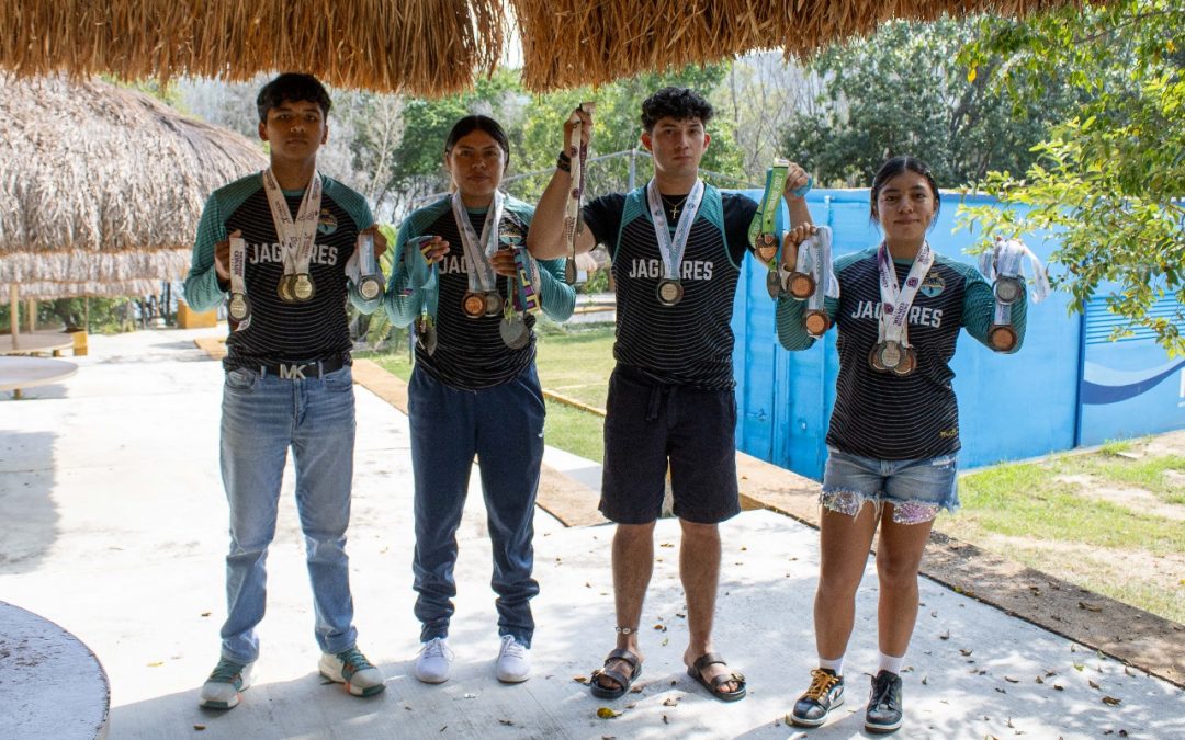 Blanca Benítez respalda al equipo de canotaje «Jaguares» en Jalpan de Serra