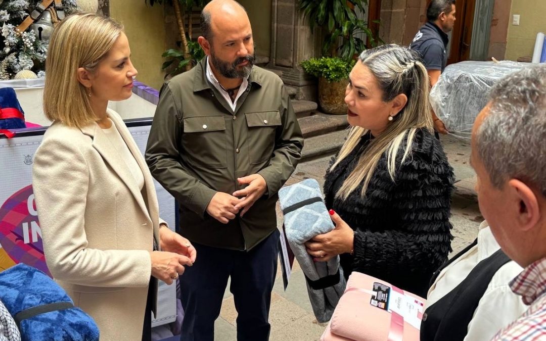 Se suma la USEBEQ a la colecta de invierno del SEDIF