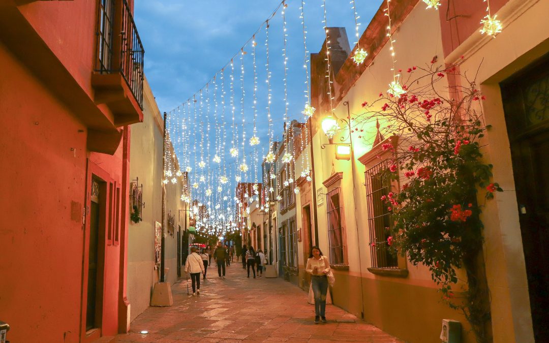 Enciende SECTUR iluminación navideña en el Centro Histórico