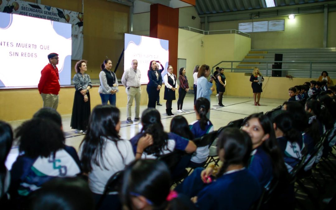Imparten plática sobre ciberseguridad en secundaria José Clemente Orozco