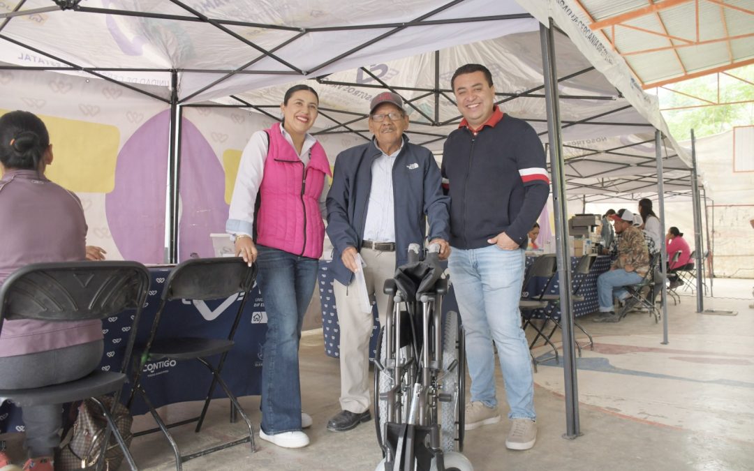 Participan Rubén Hernández y Ceci Ugalde en la  Jornada de Servicios Gratuitos del SEDIF en Barreales