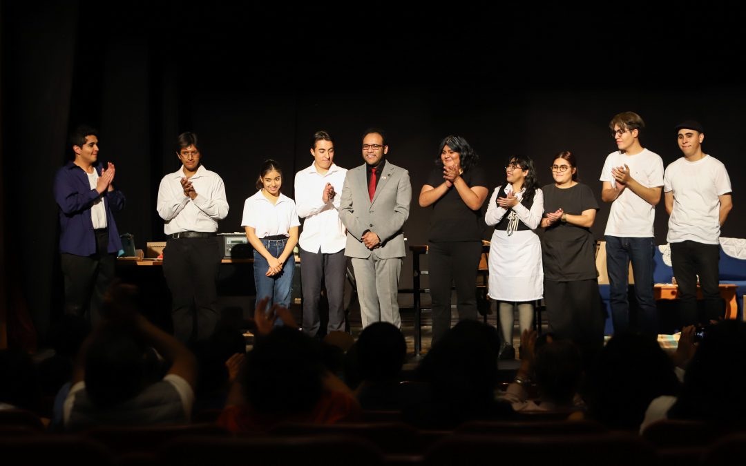 Invita UAQ a reflexionar con presentación teatral “Una pasa en el sol”