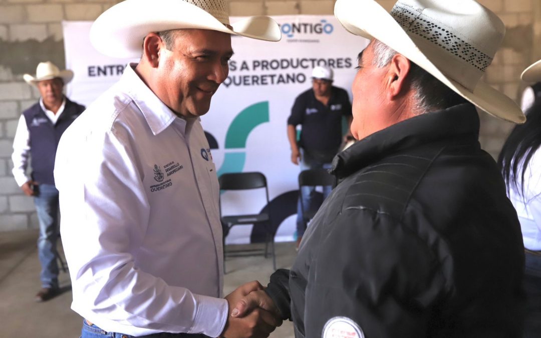 Entrega SEDEA apoyos a productores acuícolas de Peñamiller