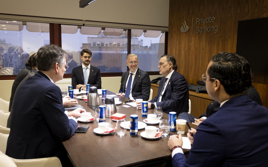 Fortalecen lazos Querétaro y Banco Santander