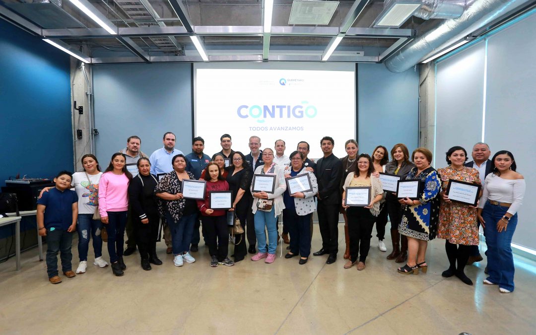 Entrega Marco Del Prete certificados de PASE y PROFORE