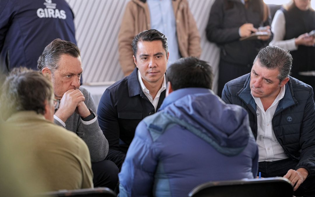 Participa Felifer Macías en jornada Aquí Contigo