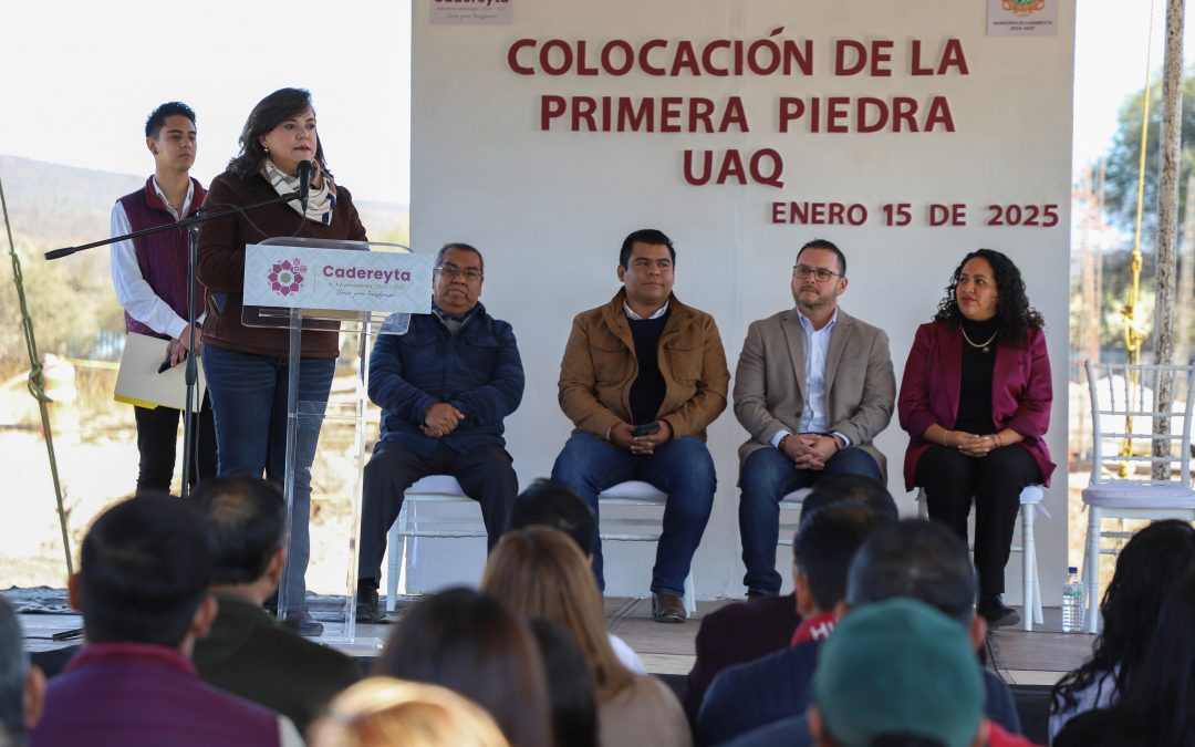 Colocan UAQ y municipio de Cadereyta la primera piedra   de la Escuela de Bachilleres