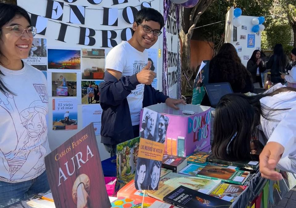 Acerca UAQ Biblioteca Cápsula para Centro de Readaptación Social de Mujeres