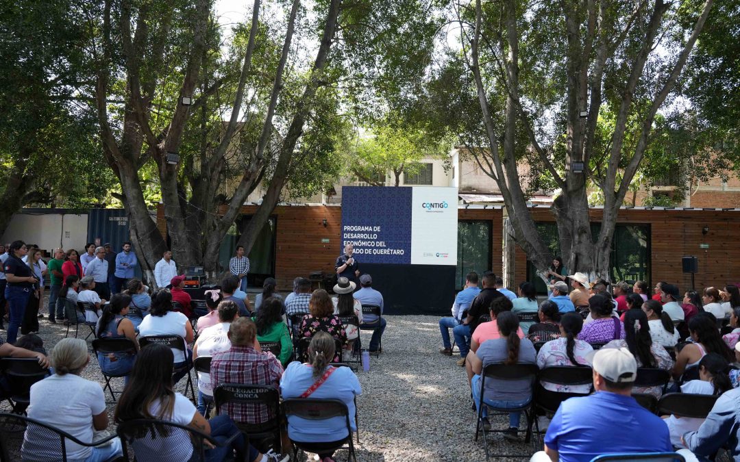 Entrega Marco Del Prete certificados de PROFORE en la zona serrana
