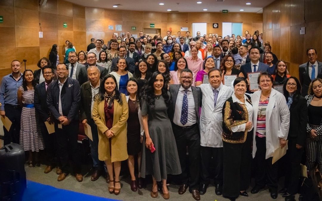 Encabeza Secretaria de Salud ceremonia con Médicos Especialistas del Hospital General de SJR