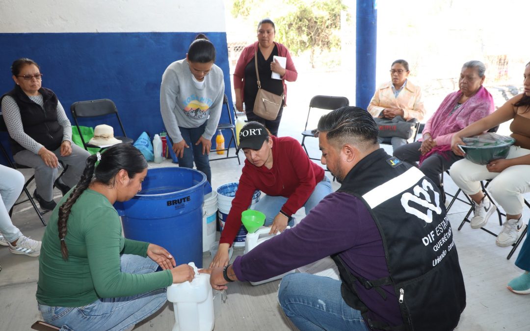 Capacita SEDIF a grupos de Desarrollo Comunitario en Pedro Escobedo y Querétaro