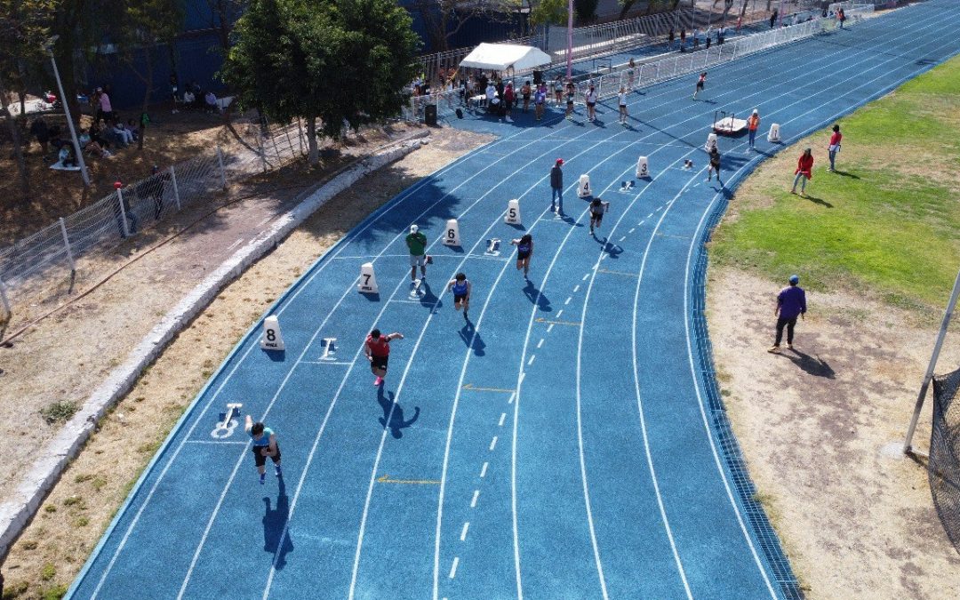 Elige INDEREQ deportistas de atletismo para Macroregionales de la CONADE