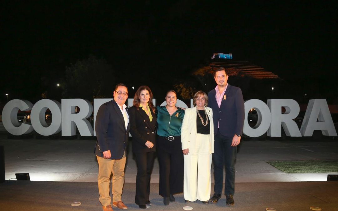 Iluminan de amarillo la pirámide de El Pueblito en conmemoración de la lucha contra el Cáncer Infantil