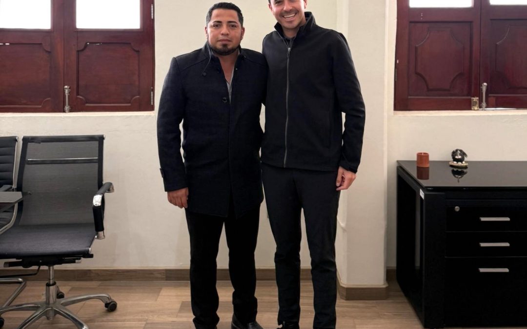 Se reune Fernando Sánchez Gil con el Director de Gobierno del Estado, Ricardo De La Vega, para abordar la reducción de costos en licencias y permisos para la venta de alcohol
