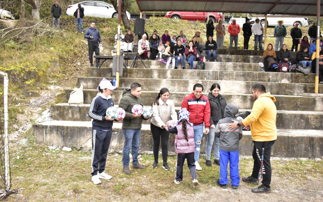 Escuelas primaria participan en la Convivencia Escolar de Futbol