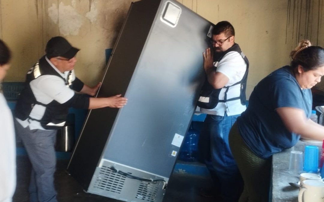 El SMDIF de Arroyo Seco entrega refrigeradores, reguladores y licuadoras en escuelas de las comunidades de Mesas de Agua Fría, El Refugio y Arroyo Seco
