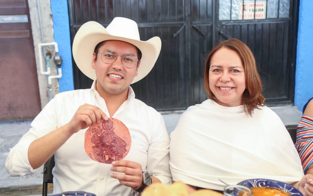 Chepe Guerrero asistió como invitado a la entrega del Tradicional Caldo de Buey