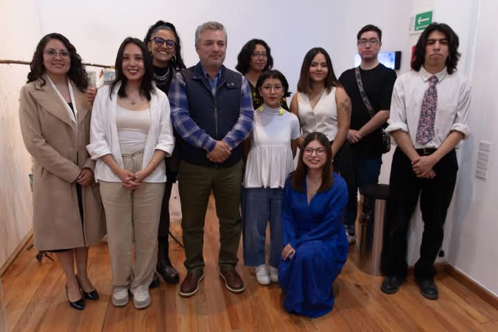 Exponen estudiantes UAQ sus piezas de arte en “Lo simbólico de los materiales”