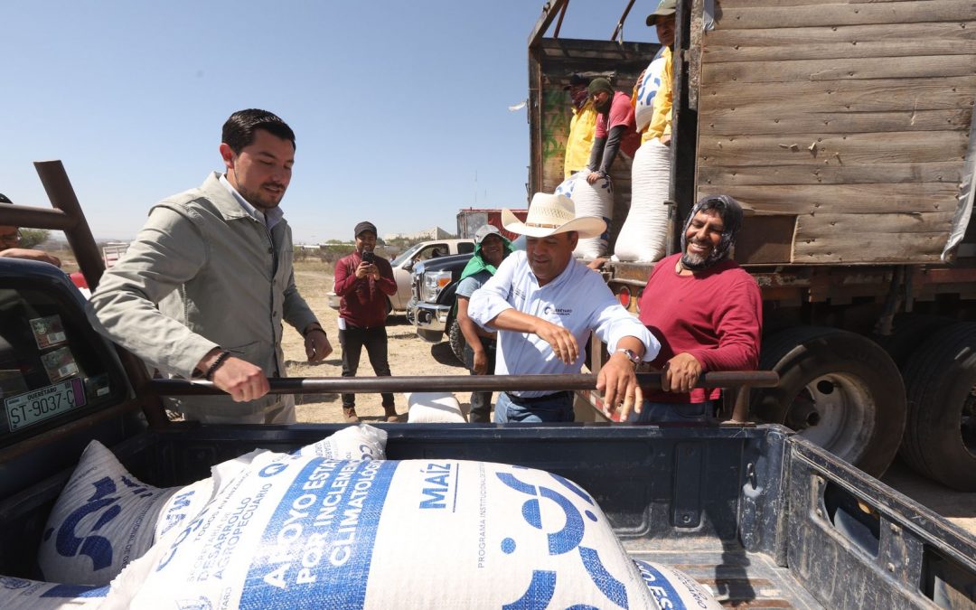 Entrega SEDEA apoyos por sequía en Tequisquiapan y Ezequiel Montes