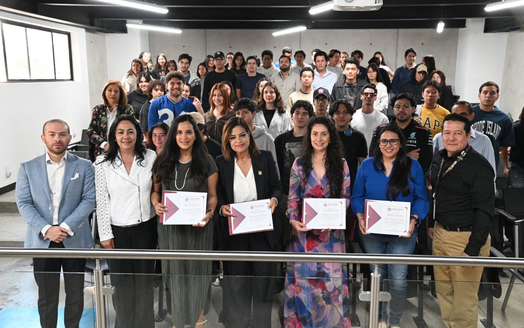 Titular de la CEI participa en la charla Mujeres que Edifican el Cambio