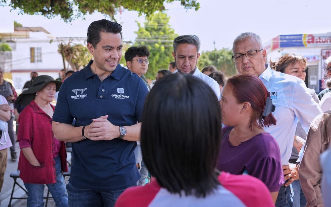 Entrega Felifer Macías rehabilitación de la Calle 23 y Avenida 24 en Lomas de Casa Blanca