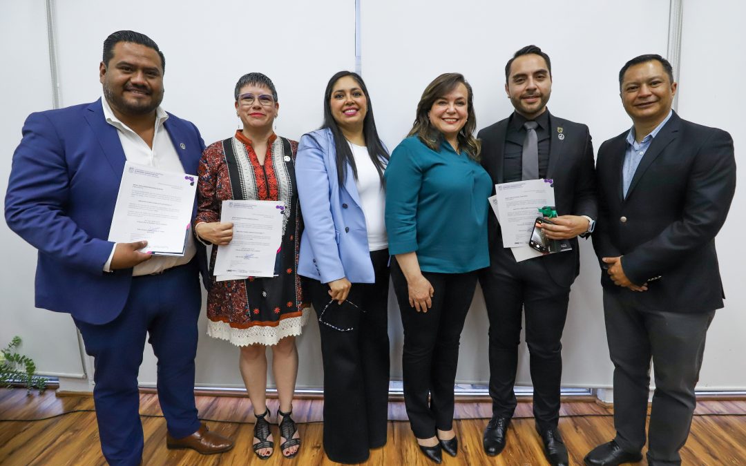 Entrega UAQ Plazas de Tiempo Completo a docentes