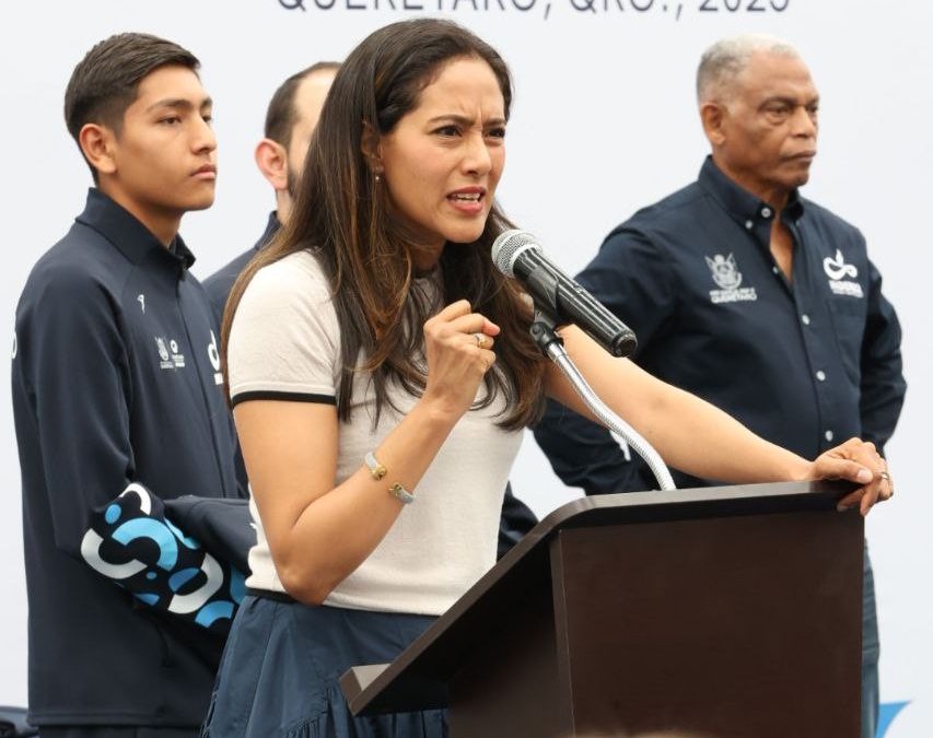 Entrega INDEREQ uniformes para los Macrorregionales CONADE 2025