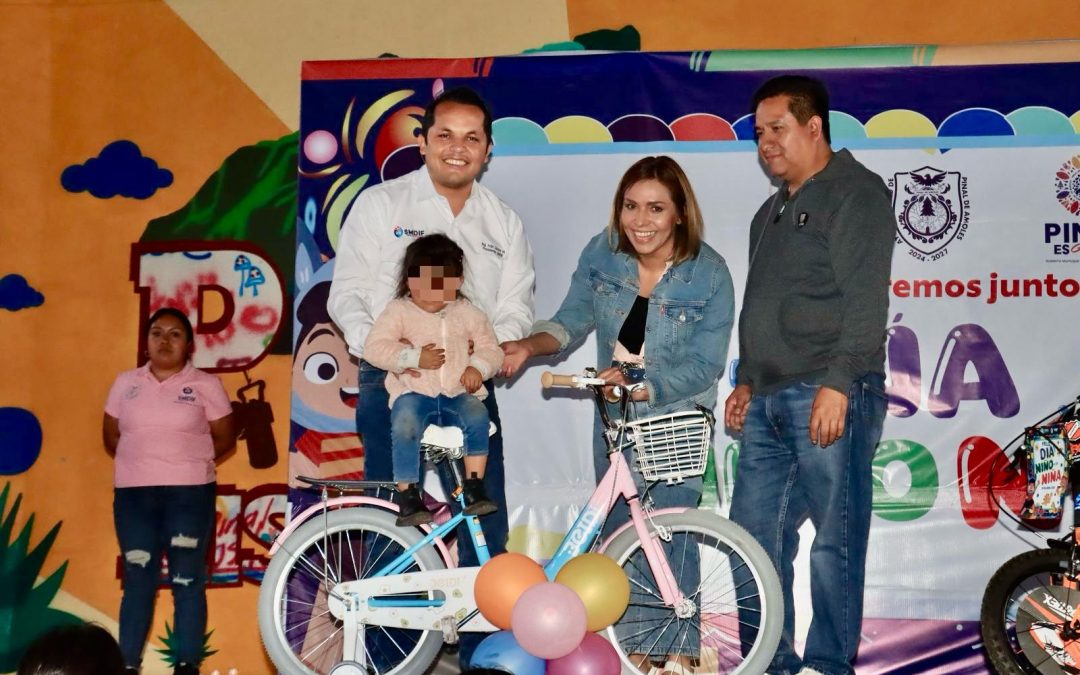 Risas  y magia en la celebración del Día del Niño y la Niña en Pinal de Amoles.