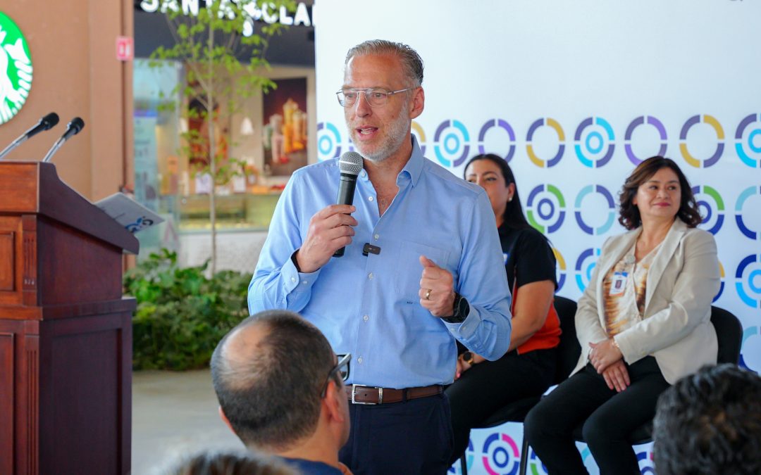 Inaugura Marco Del Prete feria de productos queretanos en Chedraui
