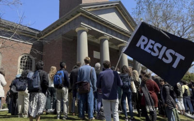 Jueza suspende prohibición de estudiantes internacionales en Harvard
