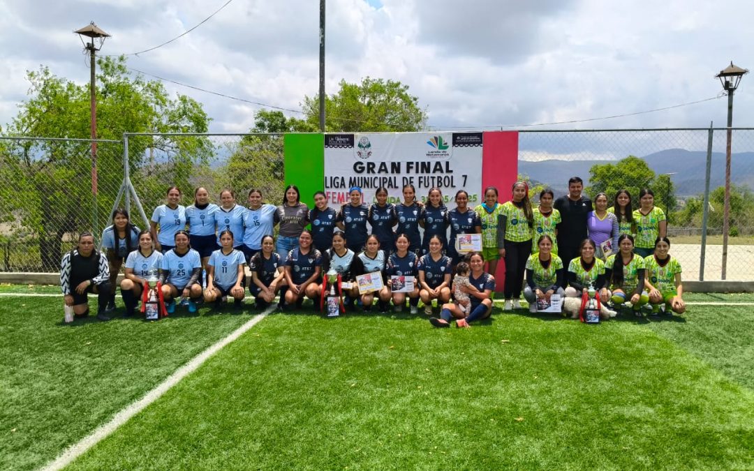 Deportivo Jalpan es campeón de la liga municipal de fútbol 7 femenil