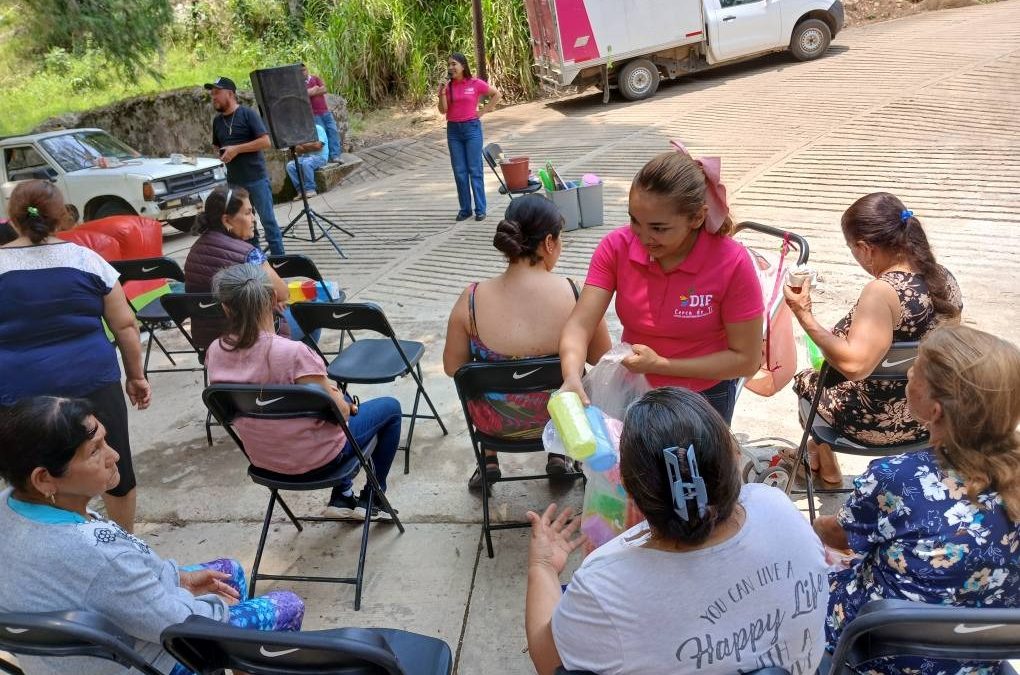 Festeja DIF a niños y mamás landenses