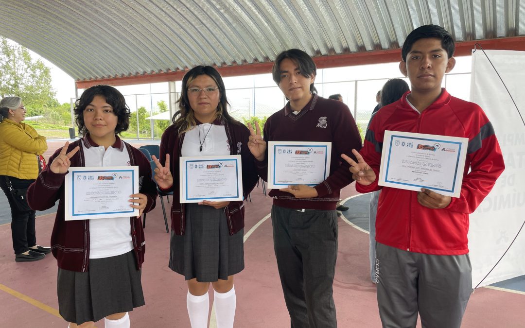 Avanzan estudiantes de COBAQ a la final de la Olimpiada Estatal de Química